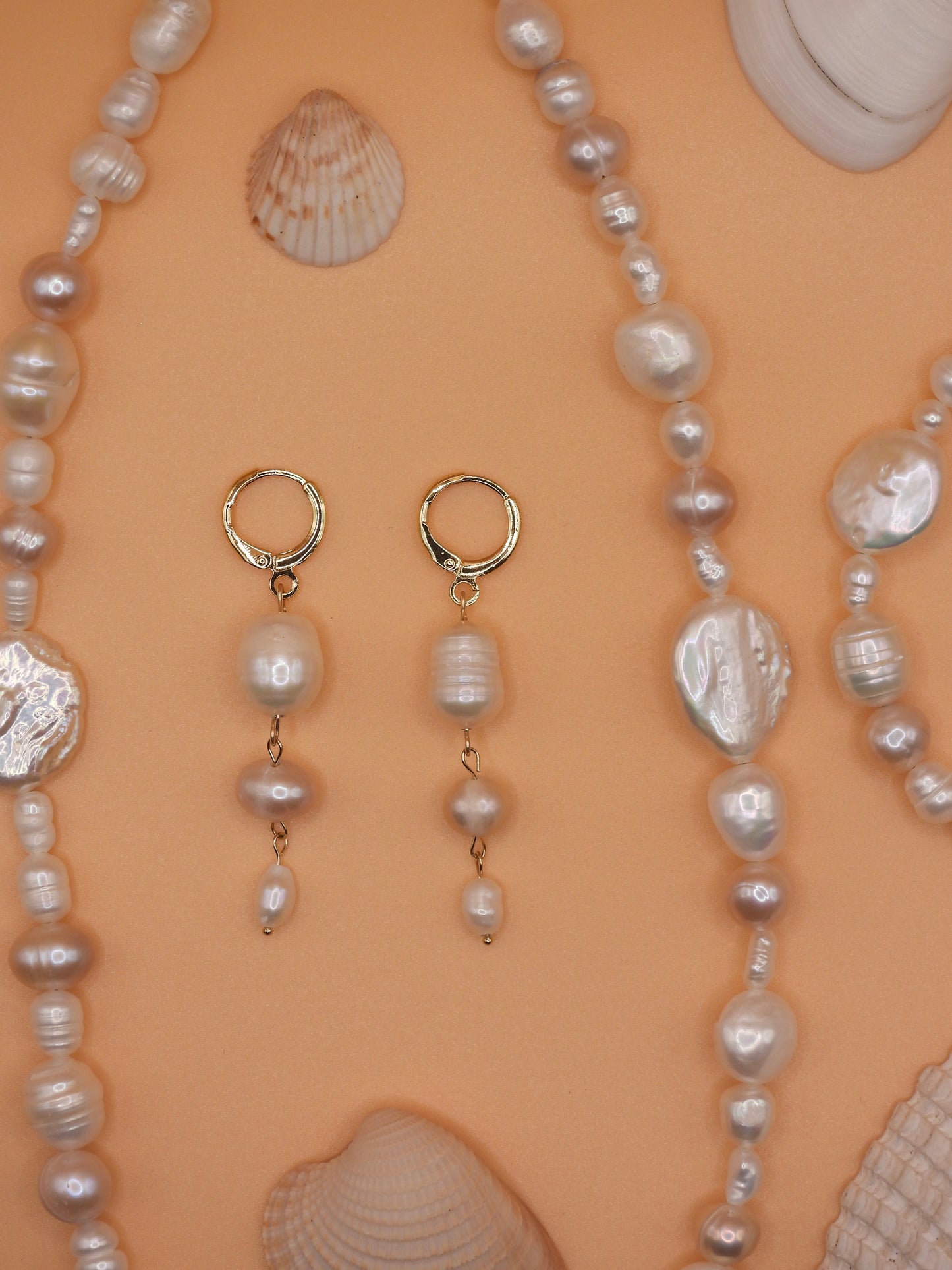 chunky pearl earring
