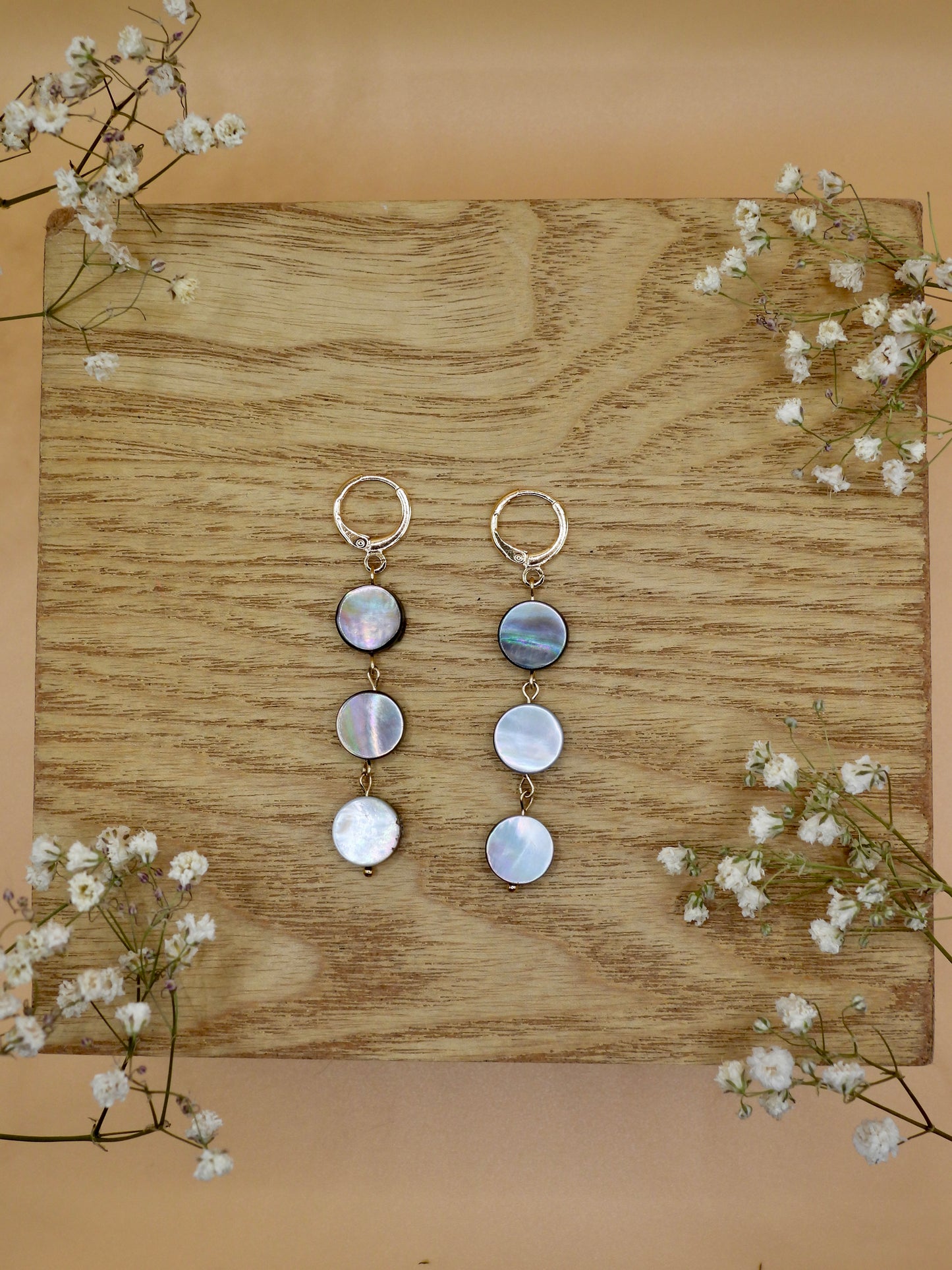opalescent shell trio earring