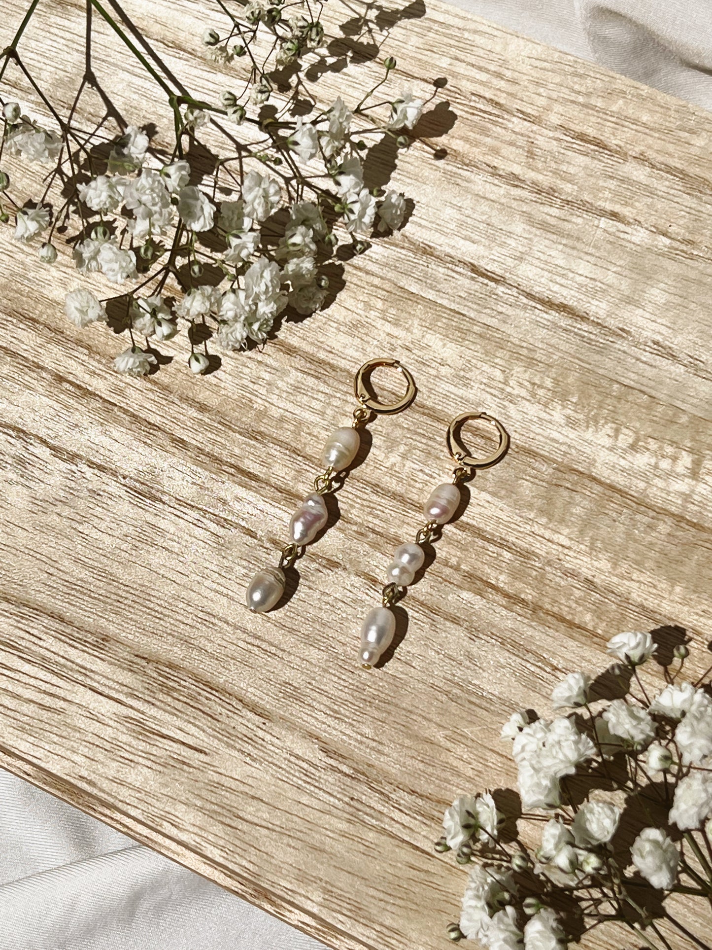 pearly dangle earring