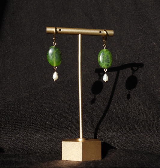 evergreen pearl earring