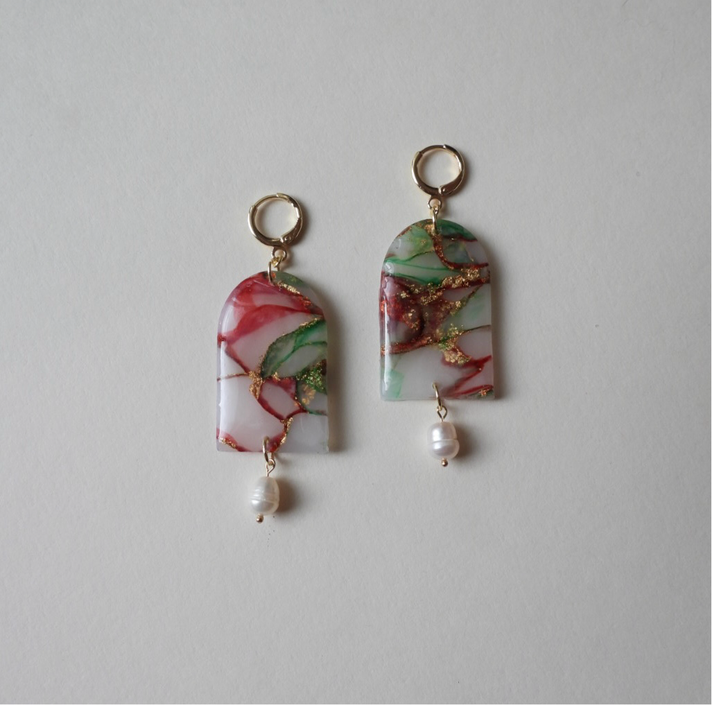 holiday pearl drop earring