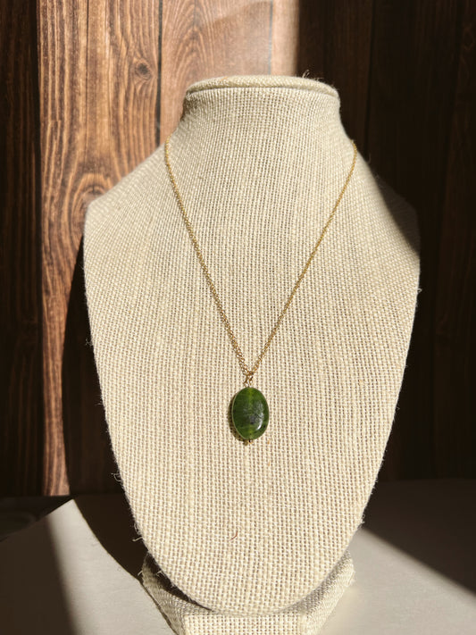 canadian jade pendant necklace
