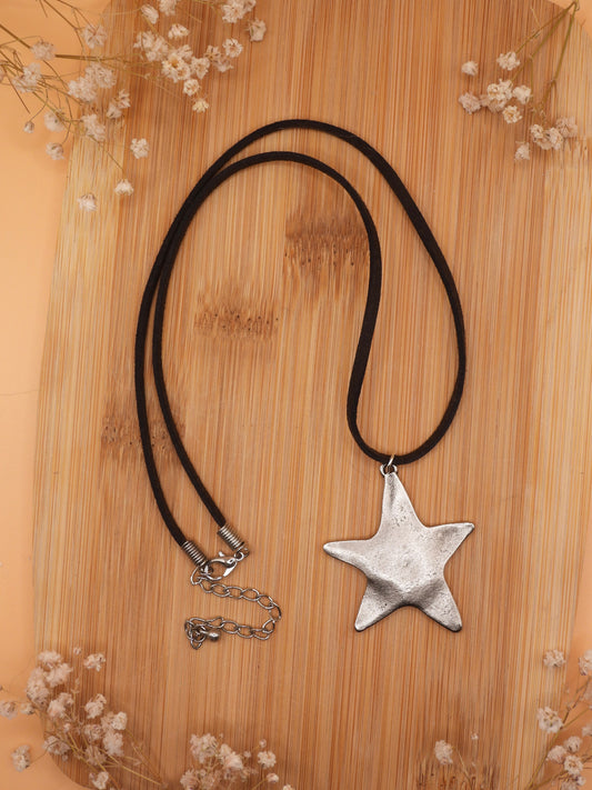 jumbo star leather necklace