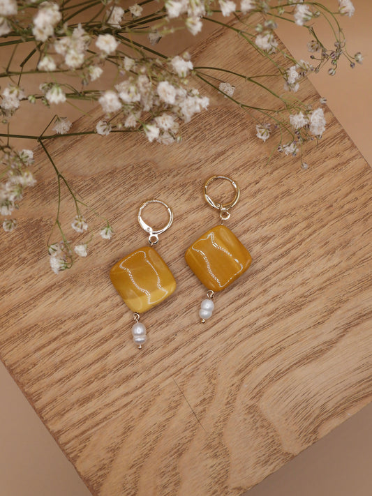 mookaite pearl earring