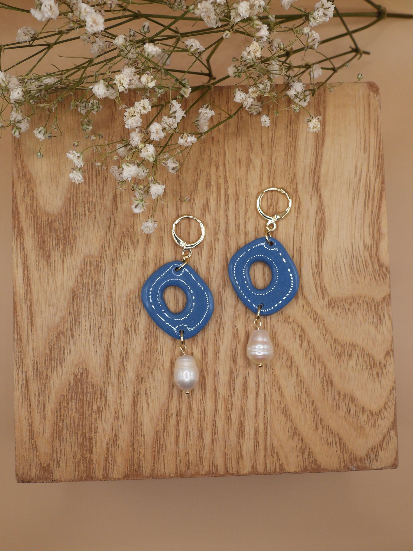 pebble & pearl earring