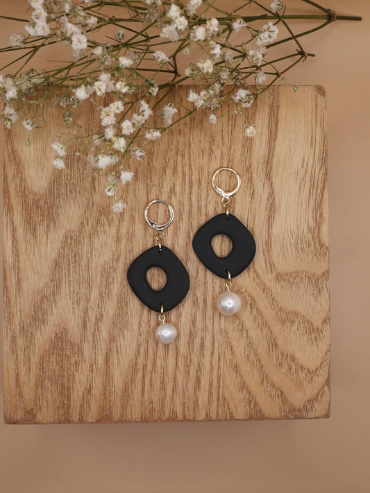 pebble & pearl earring