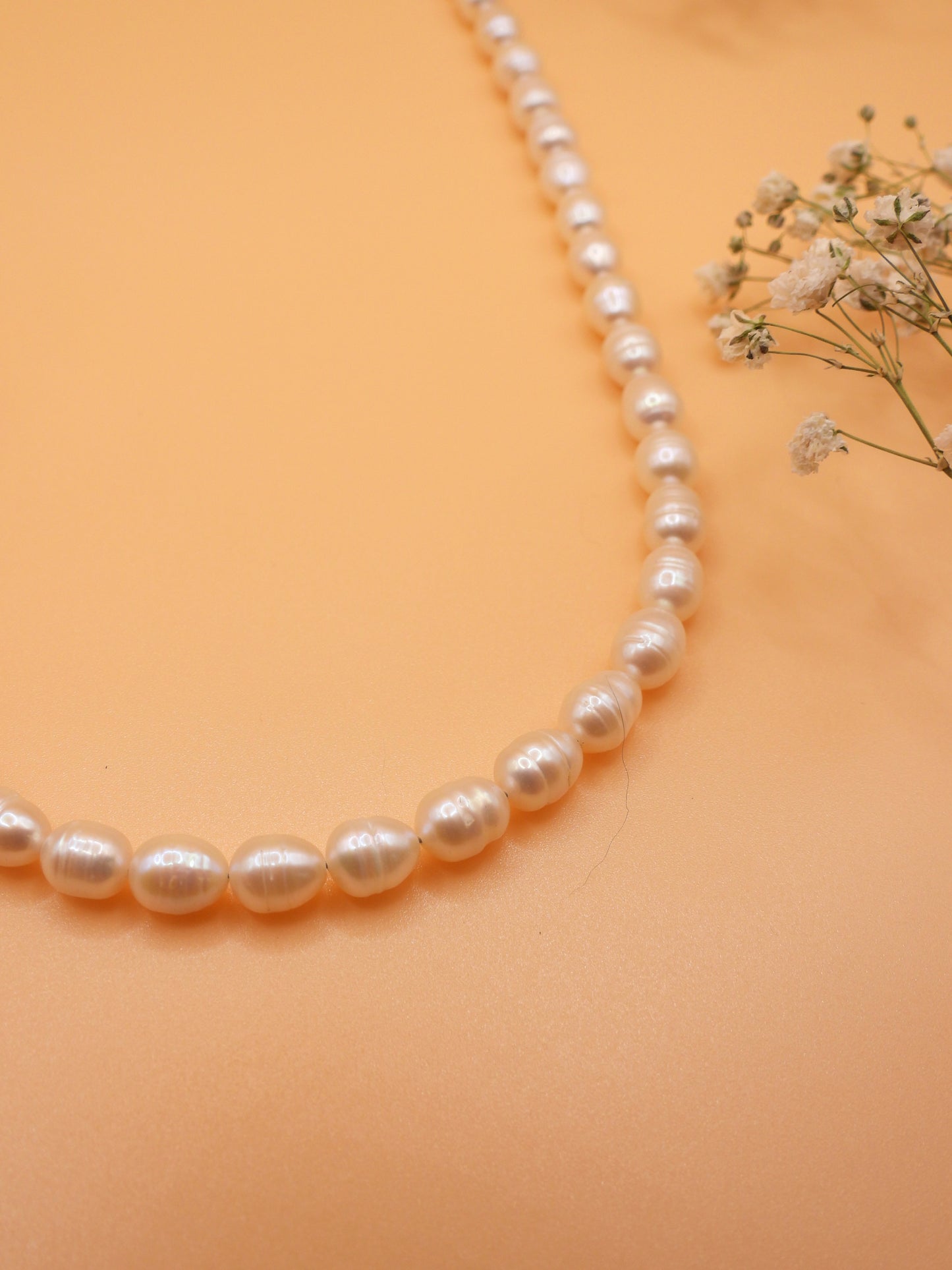 pearl choker necklace