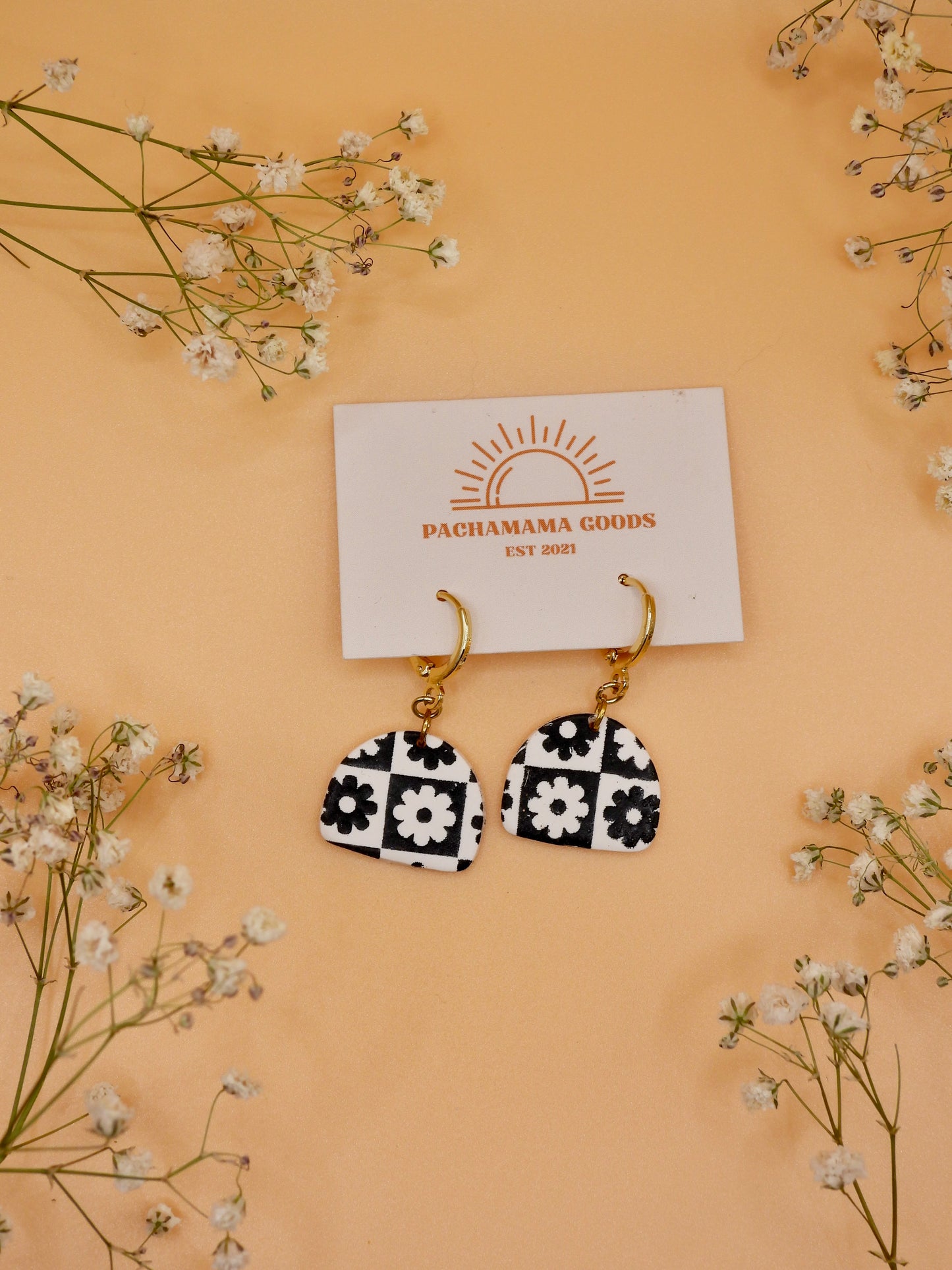 flower checkered earring